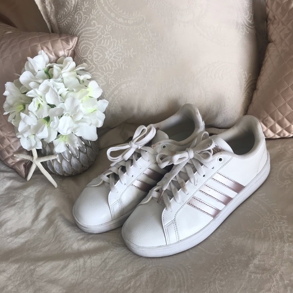 Adidas Size 9 - Picture 3 of 6